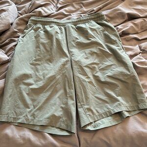 Men’s lululemon short. Camo green color. Size M
